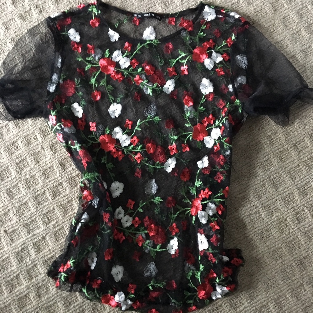 LACE TOP